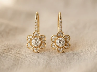 Floral geformte Diamant-Ohrringe