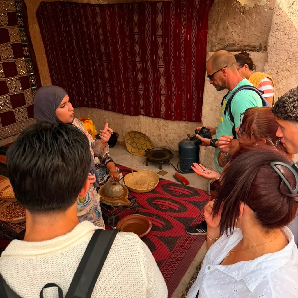 Tapis berbères et poterie artisanale