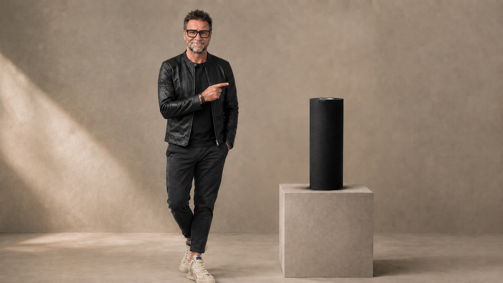 Rudi Zötsch, Friseurmeister & Founder, mit seiner ECOROLLE