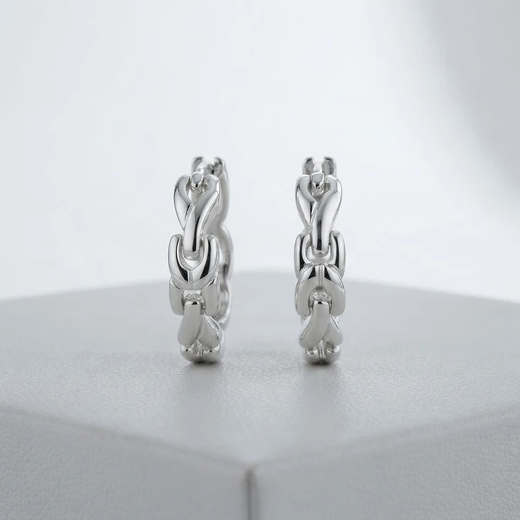 Aros de Diseño Exclusivo en Plata Rodinada