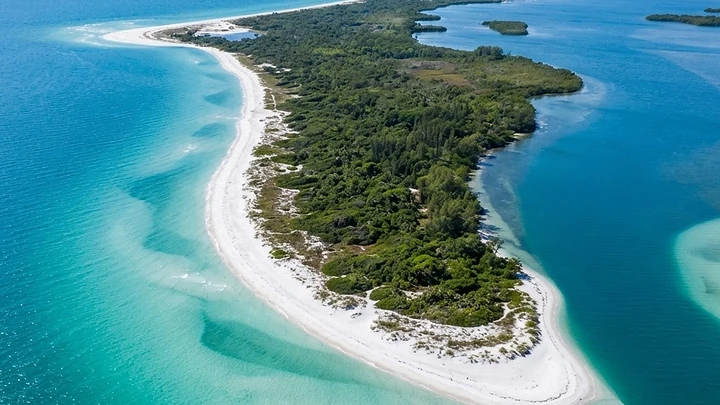 3 Best Sandbars & Islands to Visit from Clearwater Boat Charters