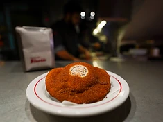 Bifanas counter, Lisbon kitchen