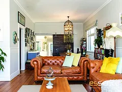 Open Plan Character Bungalow 12