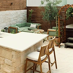 Outdoor Kitchen & Patio