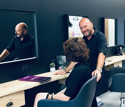 Stéphane, coiffeur-visagiste-coloriste du salon
