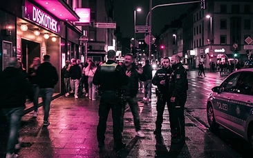 Auseinandersetzung mit Schlagstock vor Disco in Mainz-Kastel