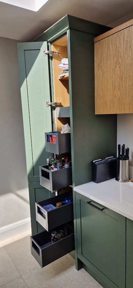 Bespoke two-tone space towers