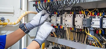 Electrician in Arizona generating panel upgrade and EV charger installation leads with Sorevi Meta ads