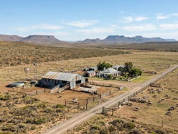 4 bedroom Farm for sale in Rooiberg rural