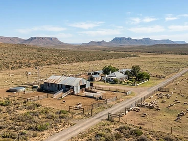 4 bedroom Farm for sale in Rawsonville rural
