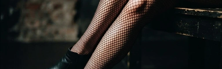 Photos pieds nylon et bas : Contenus personnalisés par Léa Soyeux | Pieds d'Or