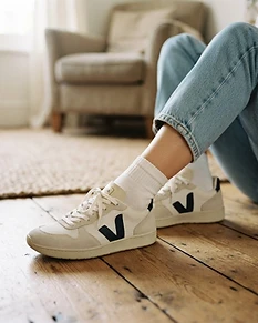 Photos pieds chaussettes : Chaussettes montantes en intérieur | Pieds d'Or