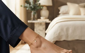 Bijoux de cheville : l'élégance ultime pour sublimer vos pieds