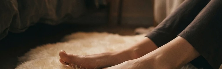 Photos pieds pieds nus : Séance privée pieds nus par Camille Douce | Pieds d'Or