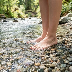 Photos pieds pieds nus : Sable blanc corse par Jade Sable | Pieds d'Or