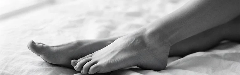 Photos pieds pieds nus : Balnéaire privé par Jade Sable | Pieds d'Or