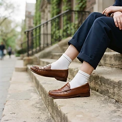Photos pieds chaussettes : Loafers preppy par Sofia Marche | Pieds d'Or