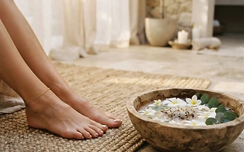 Feet photos article: The Scrub Ritual: Enhancing Skin Softness | Pieds d'Or