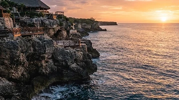Chasing Sunsets and Adrenaline: The Art of Cliff Jumping at Rick’s Cafe
