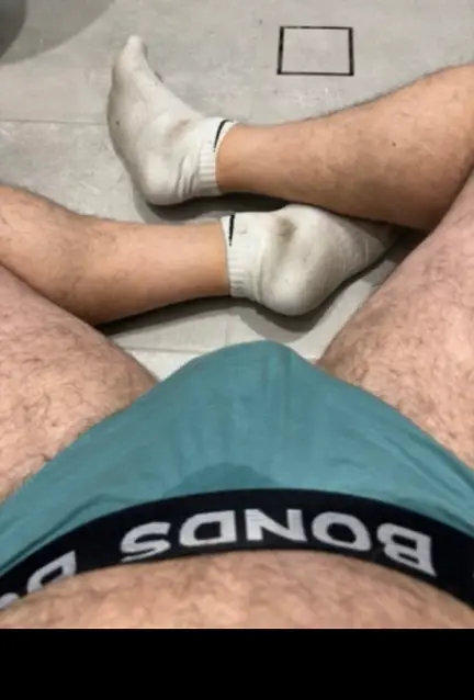 Light blue bonds