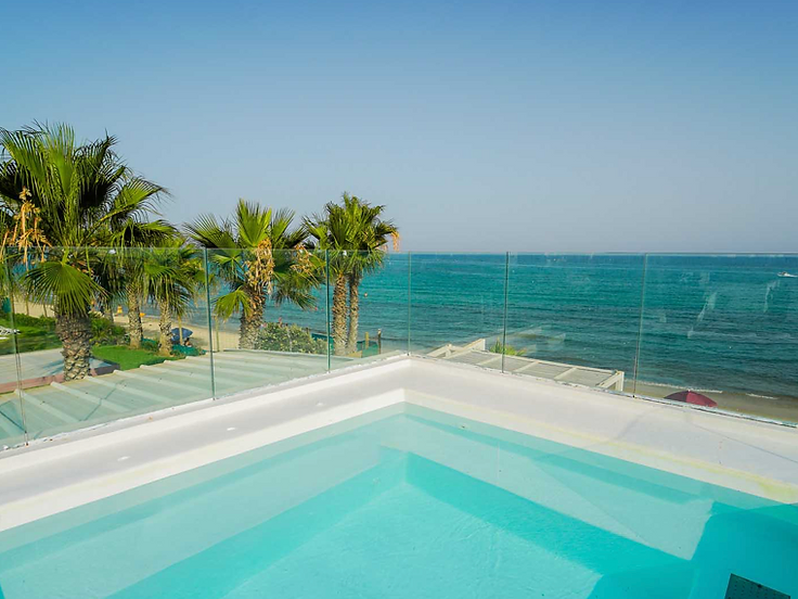 Beach House Seafront 3