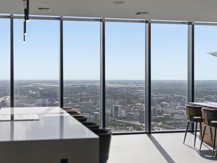 Luxury Top Floor Penthouse & Private Pool 2