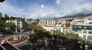 Infante Home I · Spacious City Center Apartment, Funchal — Merca Stays luxury rental in Funchal, Madeira, Portugal — photo 3