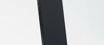 Smartphones & Feature Phones