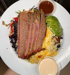 Brisket salad with avocado and cheddar