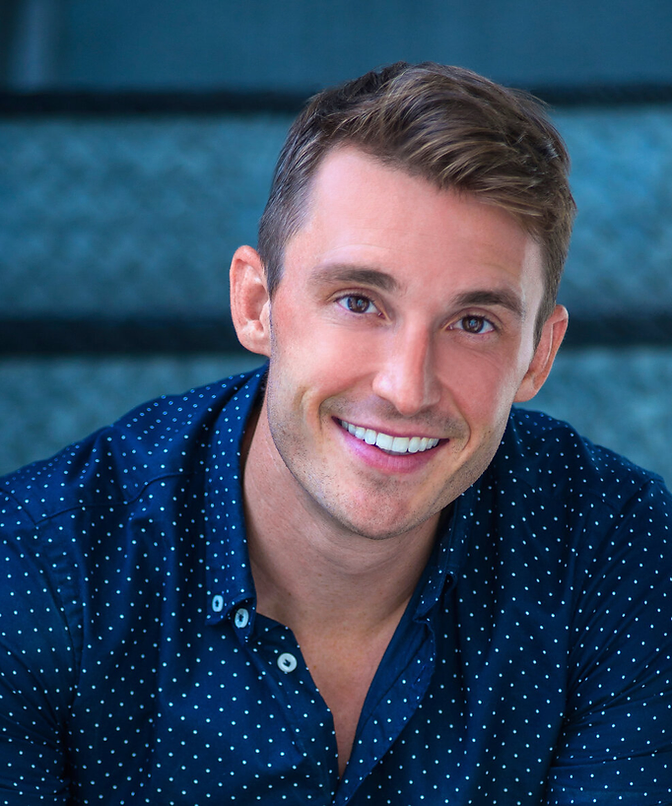 Portrait of Alex Weber, Award-Winning Host, Keynote Speaker & American Ninja Warrior