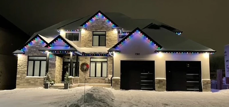 Permanent roofline lighting installation by GoBright