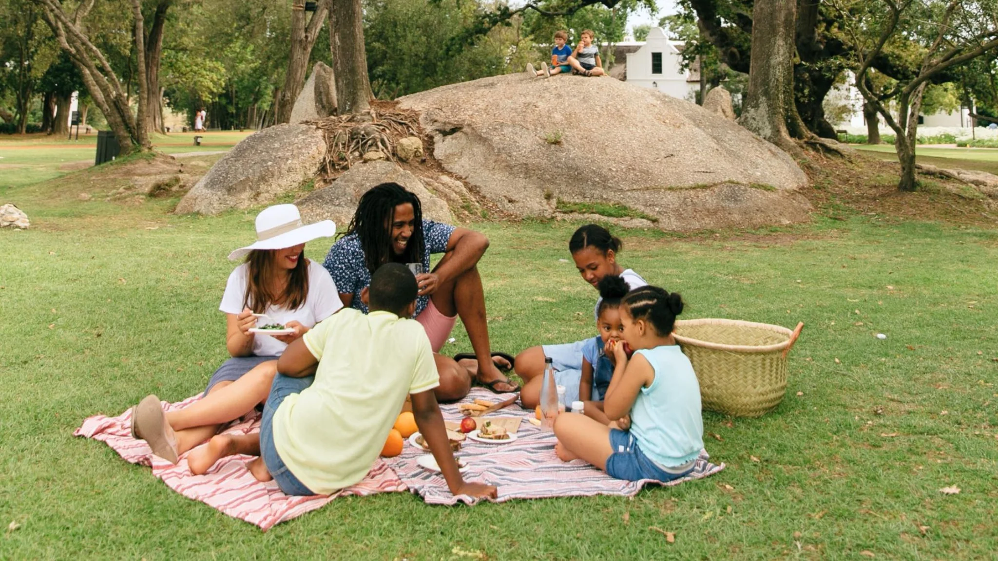 Family picnic at Spier