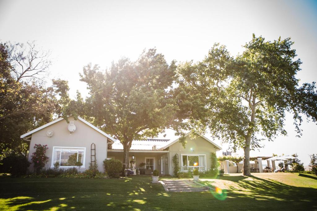 Four-Bedroom House — photo 1