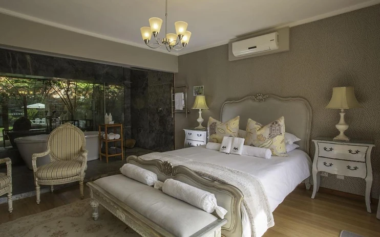 Superior King Suite — photo 1