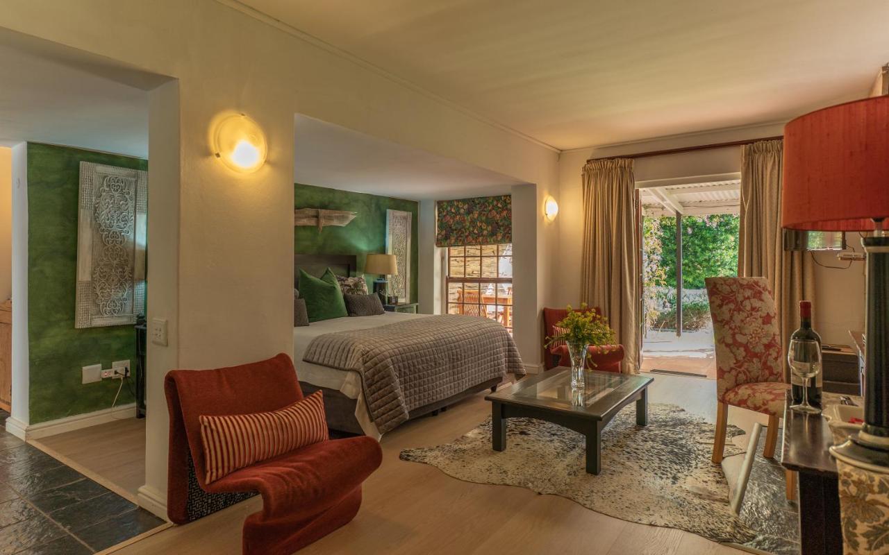 Standard King Room — photo 1