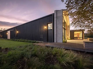 Moya Meaker — Cape South Coast wine estate