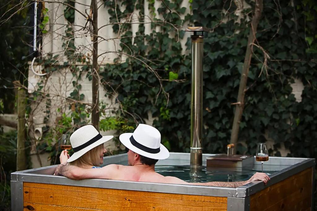 Deluxe Double Room with Hot Tub — photo 1