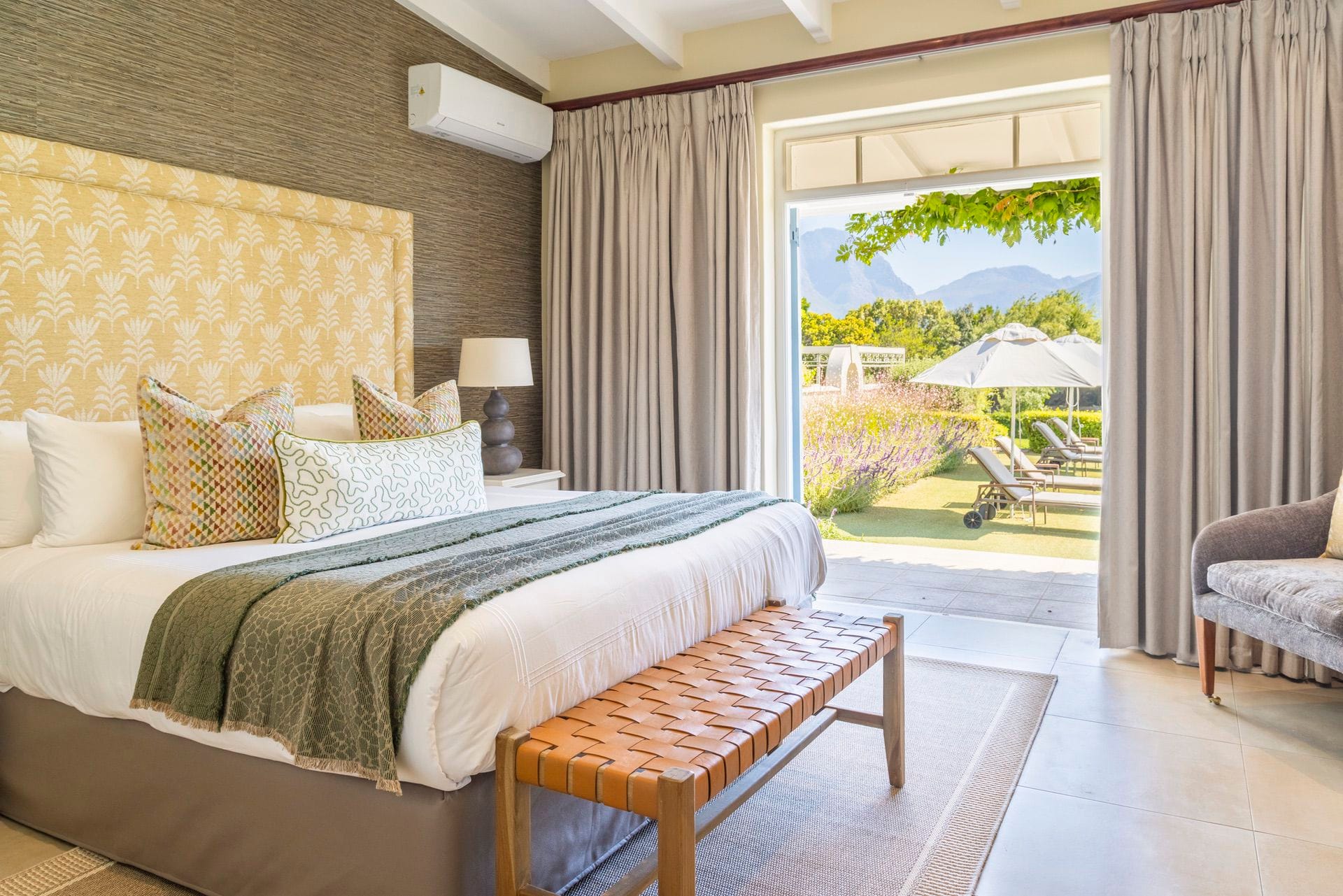 Poolside Deluxe Rooms — photo 1