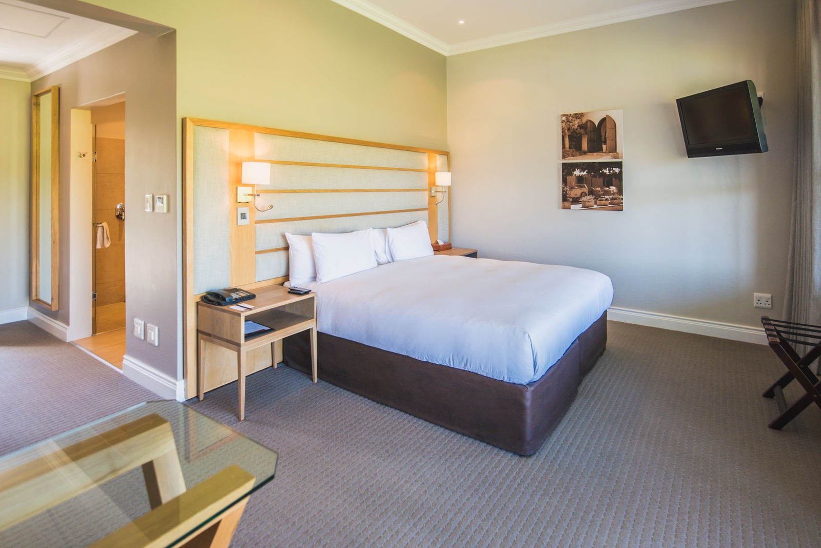 Deluxe Room — photo 1