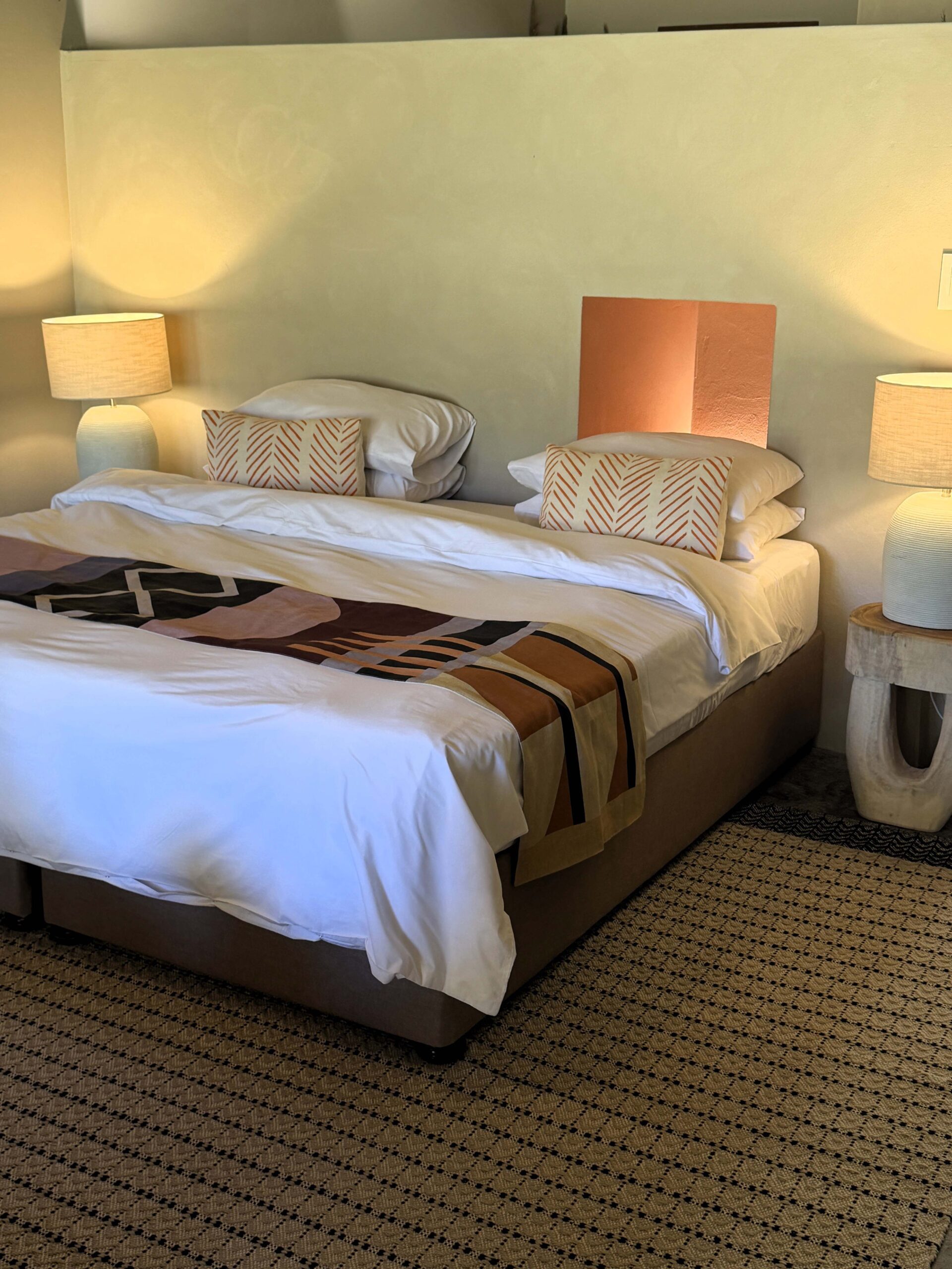 Riverview Room — photo 1