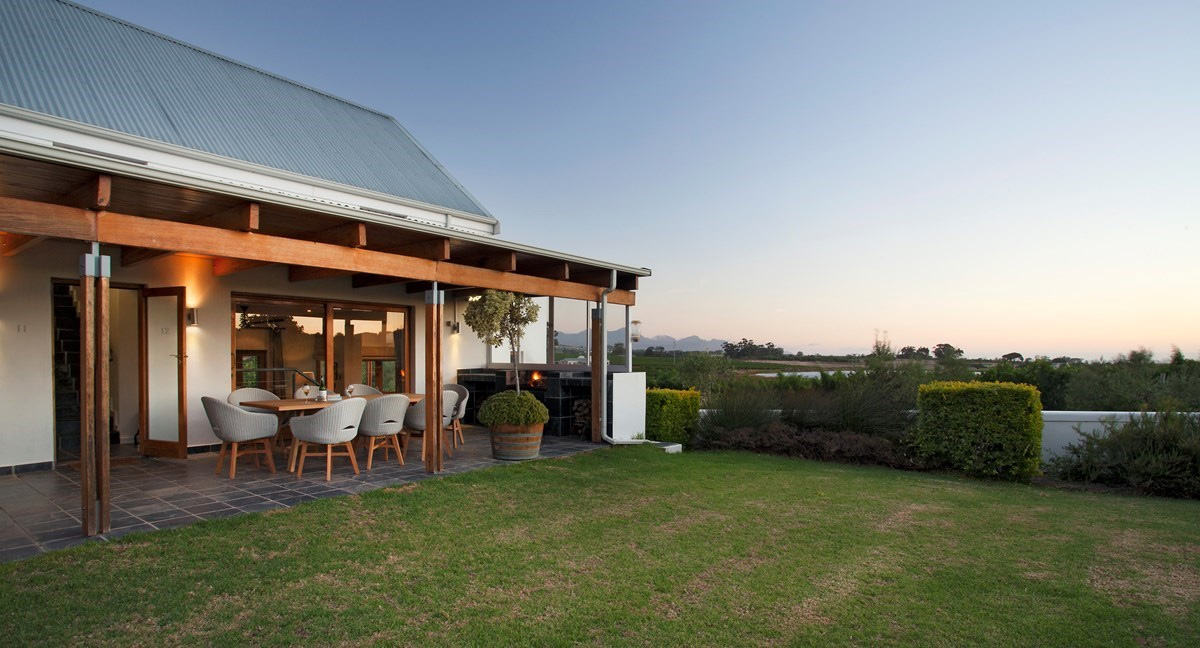 Barn Place Deluxe Villa — photo 1