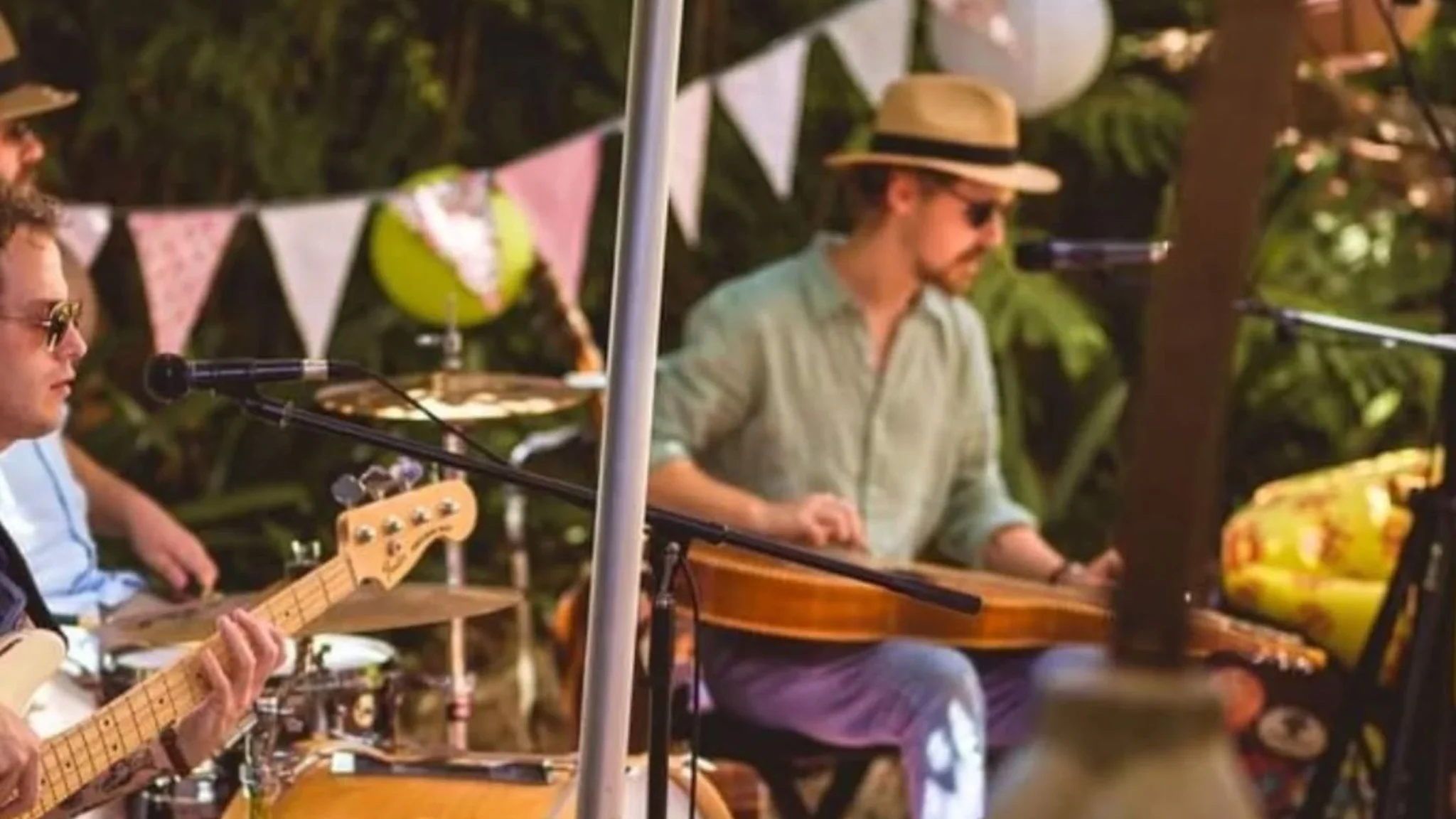 Live Music Sundays at Delheim