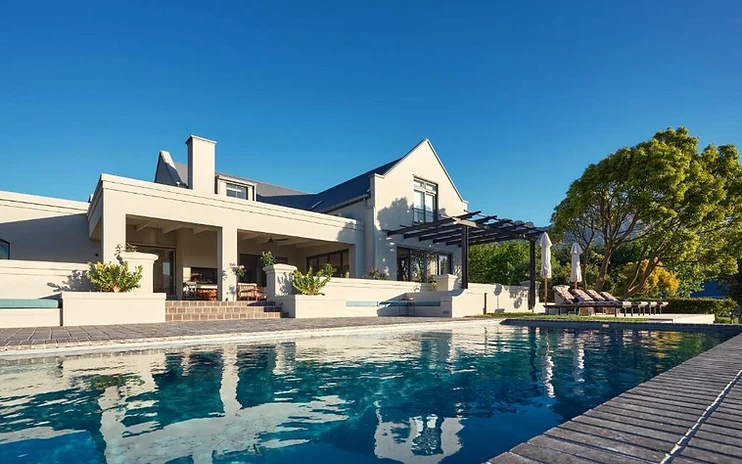 Villa — photo 1
