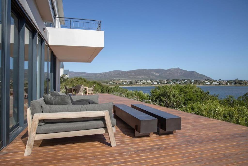 Coastal Retreat — photo 1