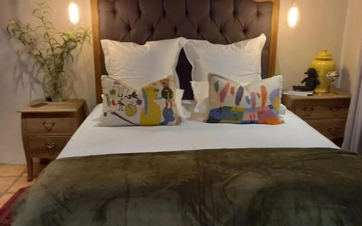 Standard Queen Room — photo 1