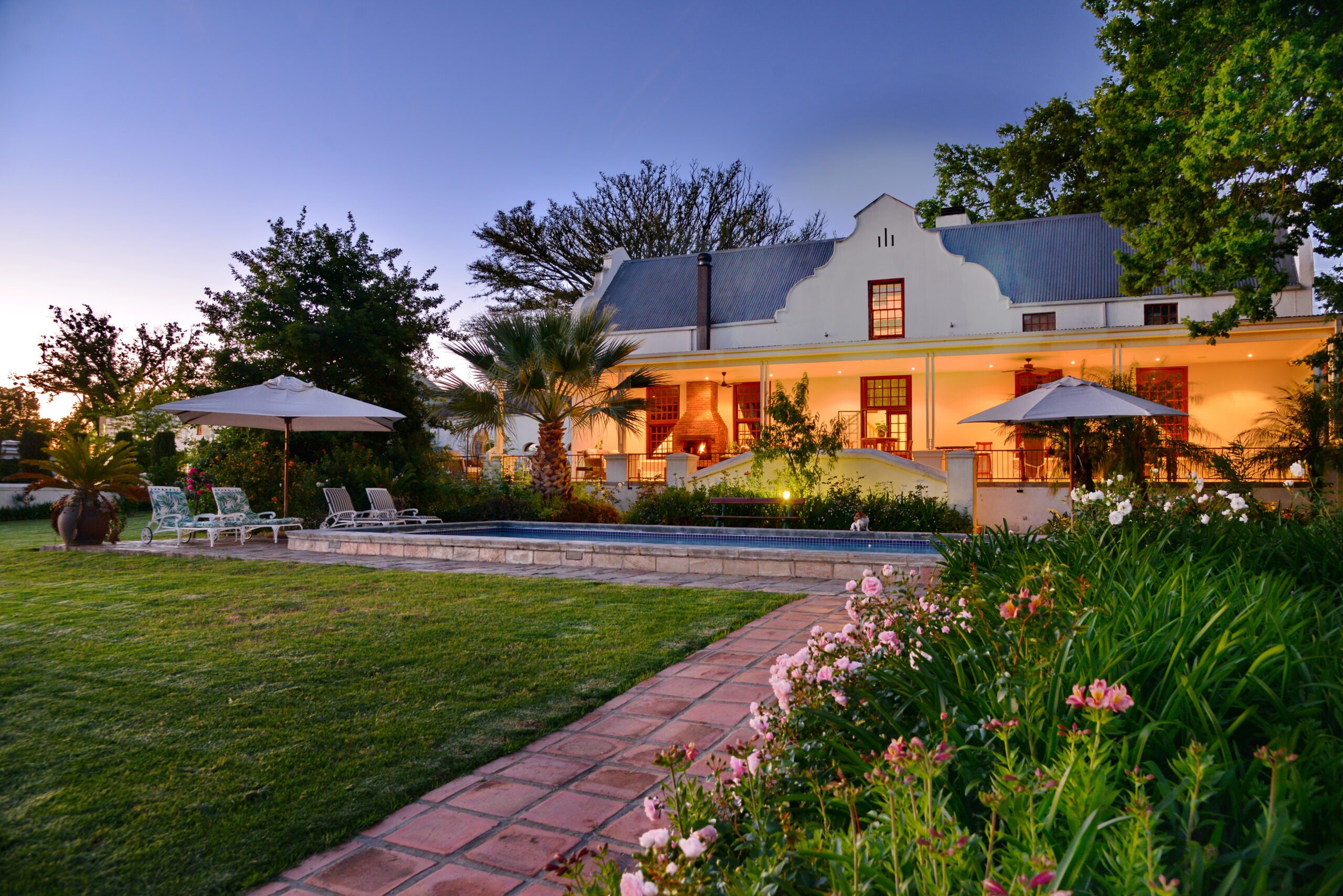 Manor House — photo 1