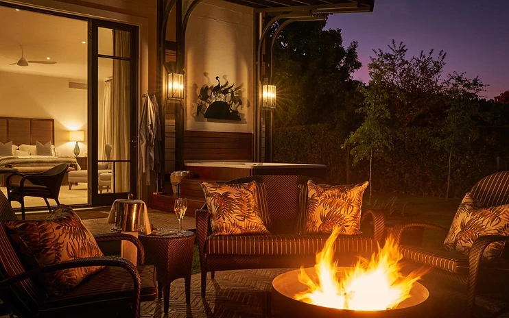 King Suite with Spa Bath — photo 1
