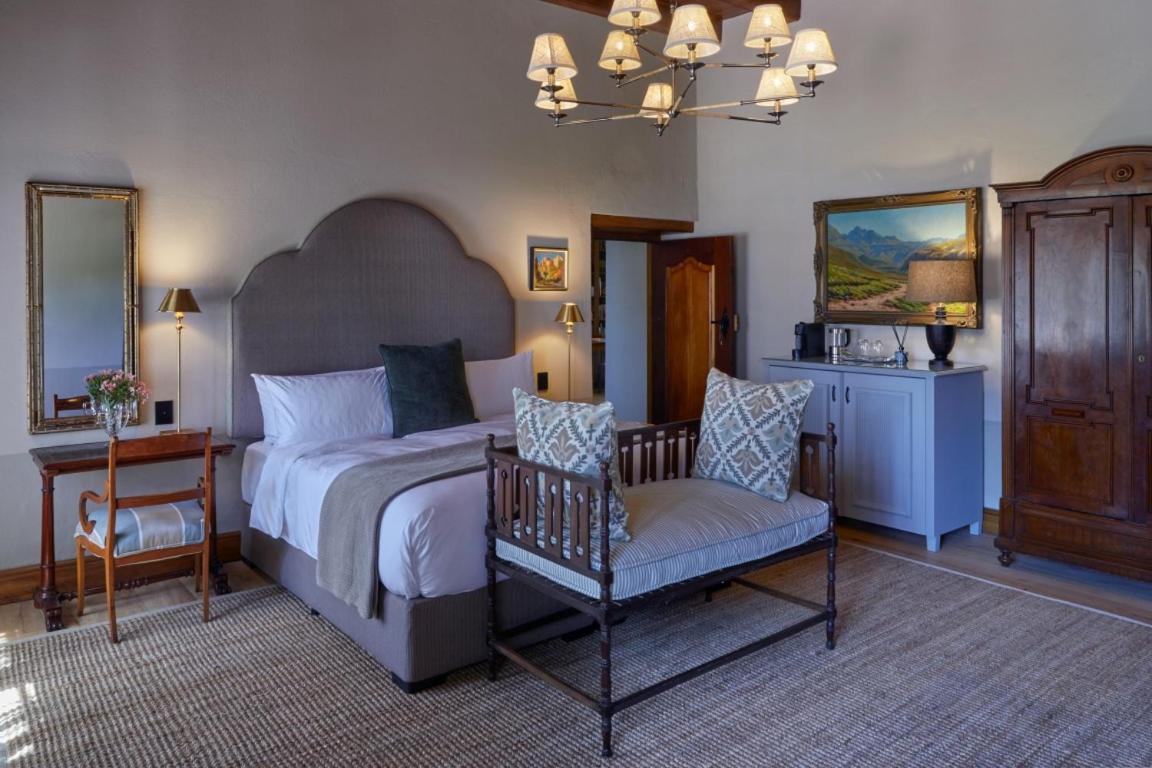 Manor House Deluxe Room — photo 1