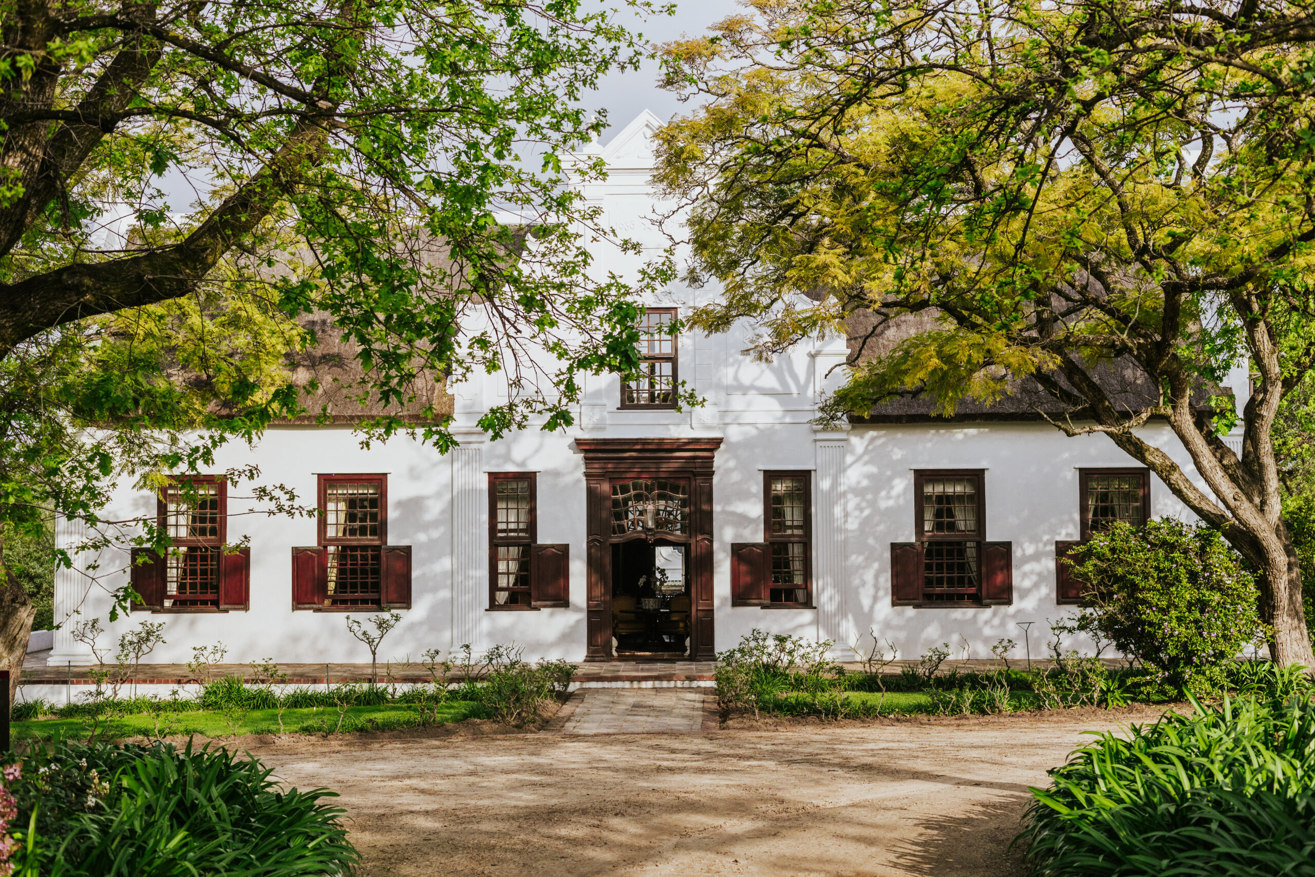 Manor House — photo 1
