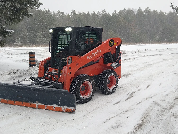 Snow removal services in Everett, Ontario